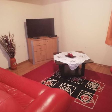 Gitta Nyaralohaz Villa Gyomaendrőd Buitenkant foto