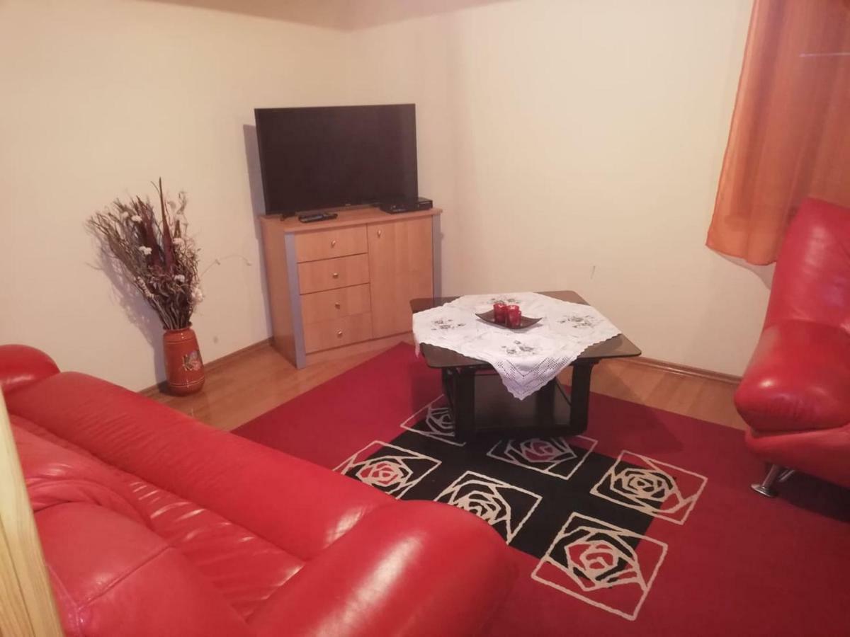 Gitta Nyaralohaz Villa Gyomaendrőd Buitenkant foto